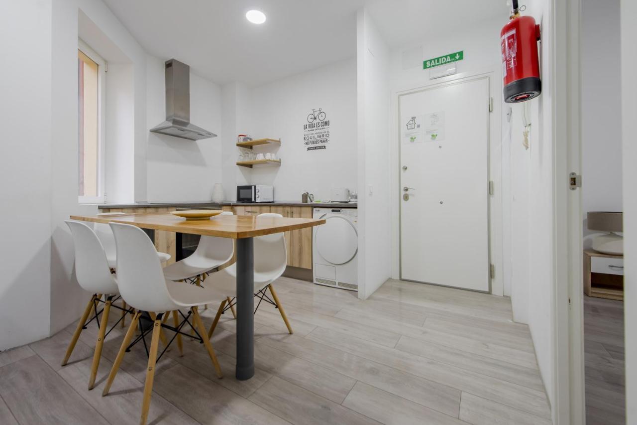 Ferienwohnung Cozy Apartamento En La Latina, El Centro De Madrid Exterior foto